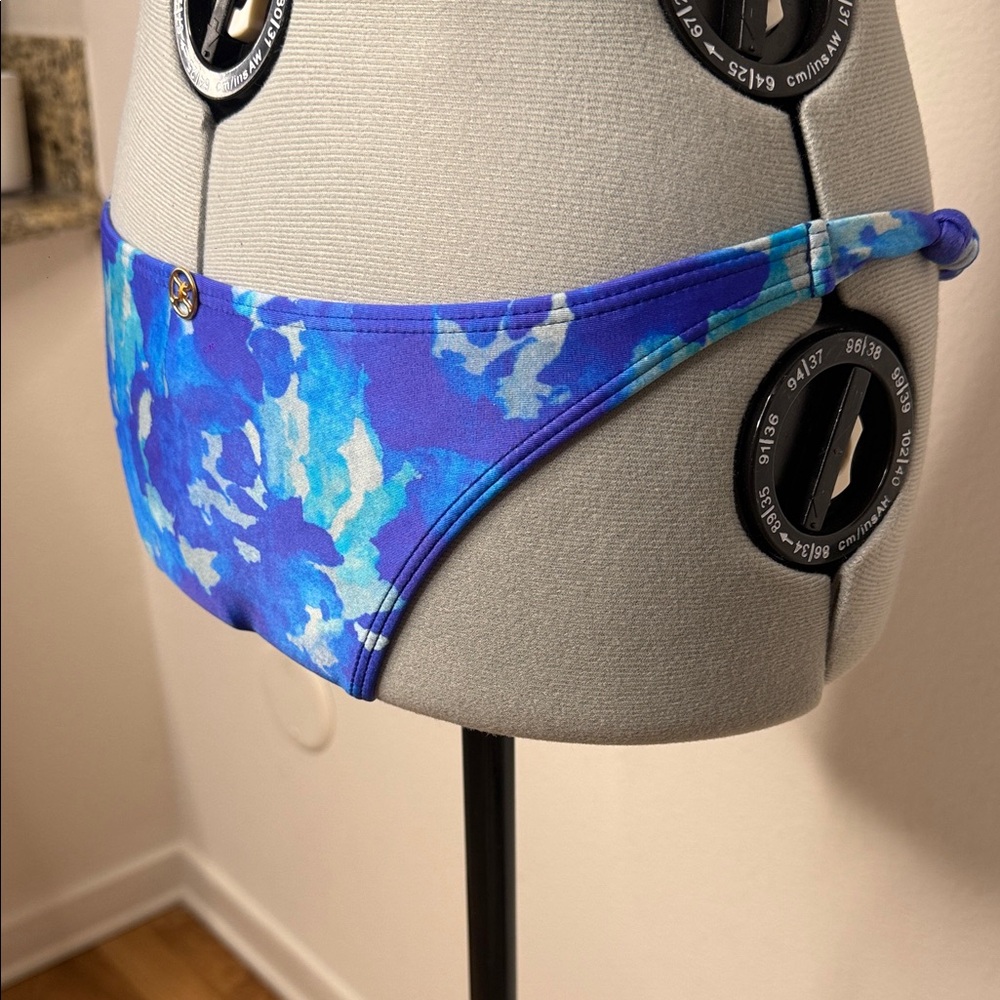 Vix Paula Hermanny Blue Camo Bikini Set Cheeky Beaded Bottom Size S / Top - L - Picture 5 of 12